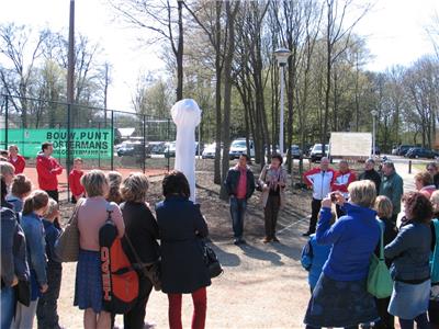 Schepen van sport Brigitte Quick houdt haar toespraak